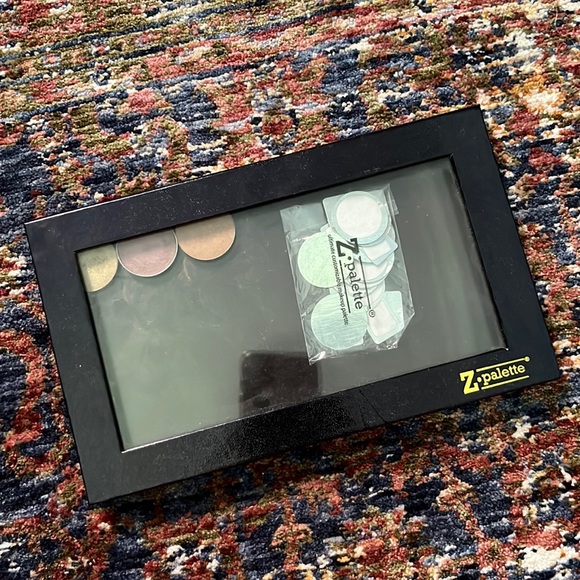 large z palette - Picture 1 of 3
